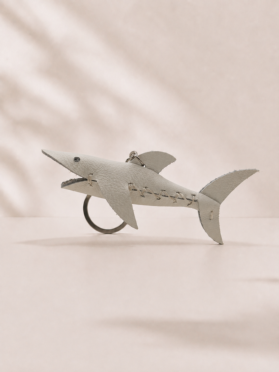 Handgefertigter Leder Hai Schlüsselanhänger WHITE - SHARK