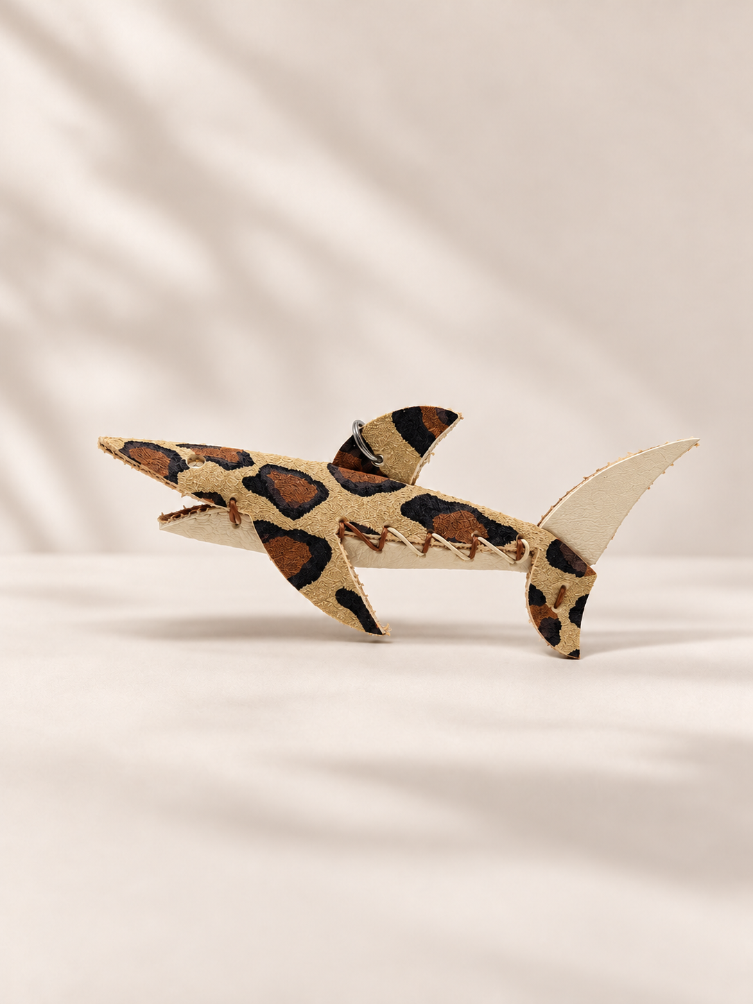 LEO - CREMAM SHARK