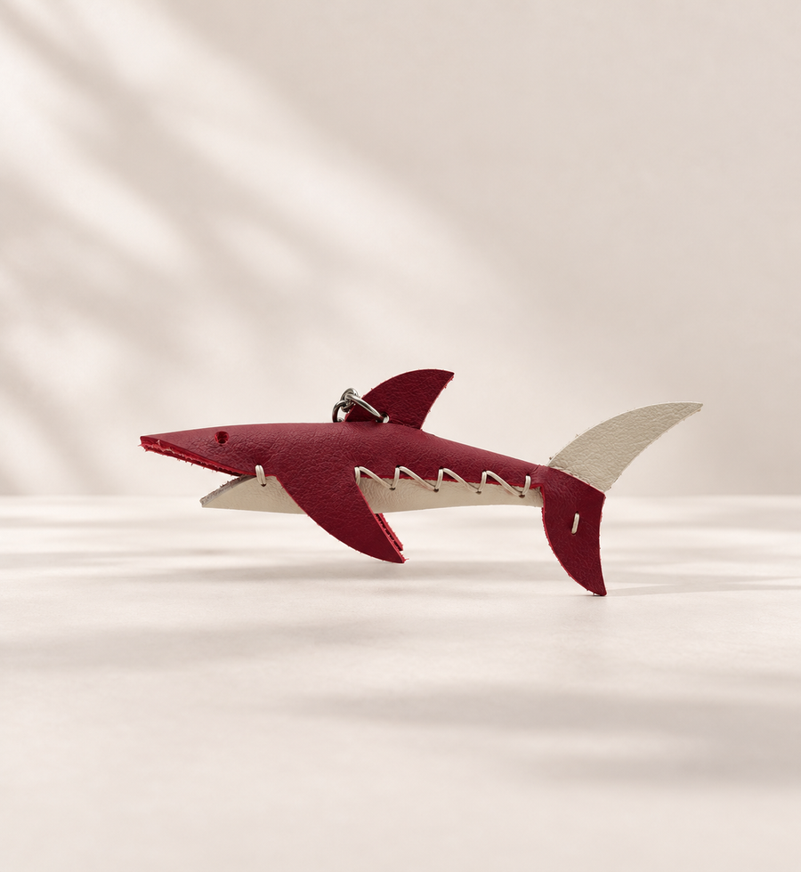 RED - CREAM - SHARK