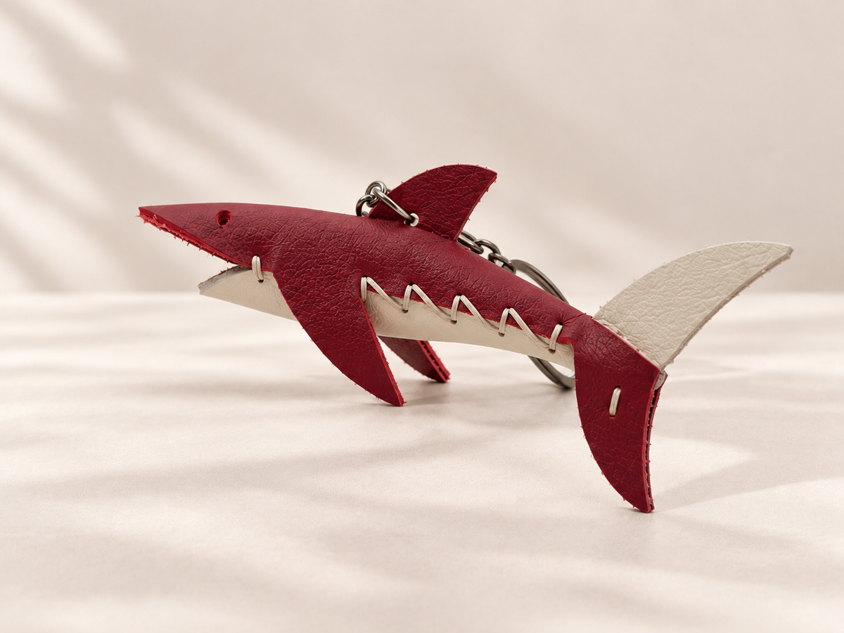RED - CREAM - SHARK