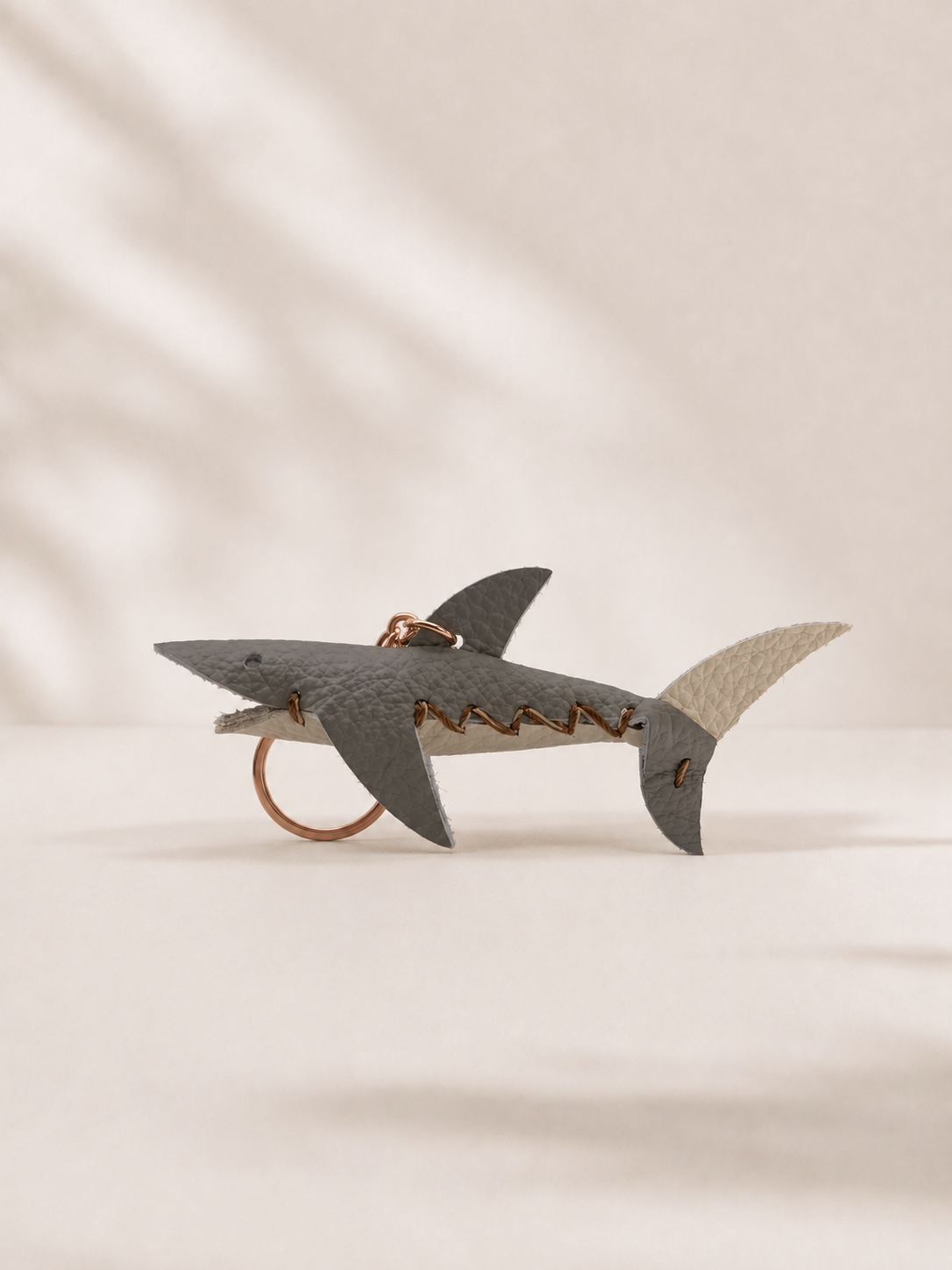 GRAY TAUPE - SHARK