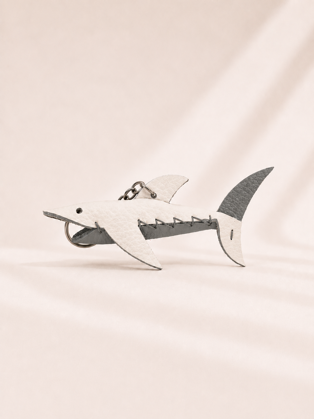 WHITE - SHARK